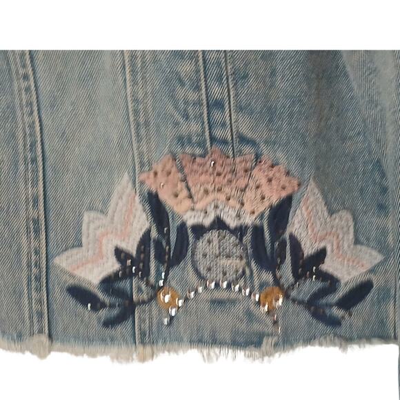 Bebe Jean Jacket XL Denim Embroidered Floral Beaded Raw Hem Distressed Pocket - Picture 2 of 7